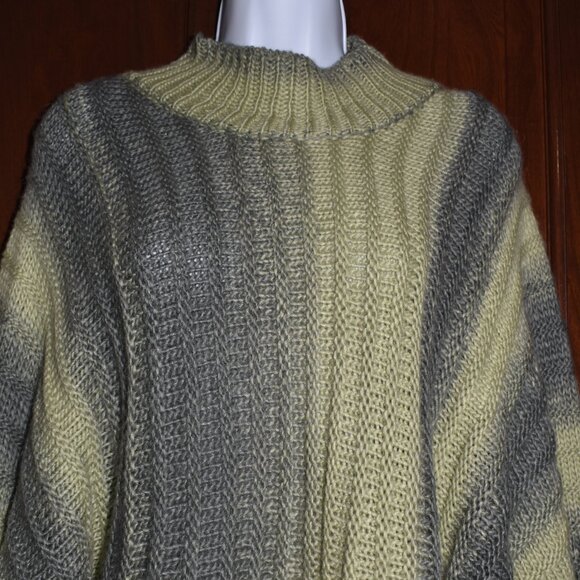 POL Cropped Boxy Knit Sweater Green High Neck Women’s Size Medium - Picture 9 of 12